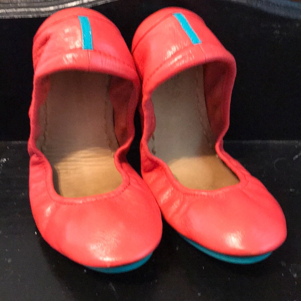 Poppy Tieks Size 9